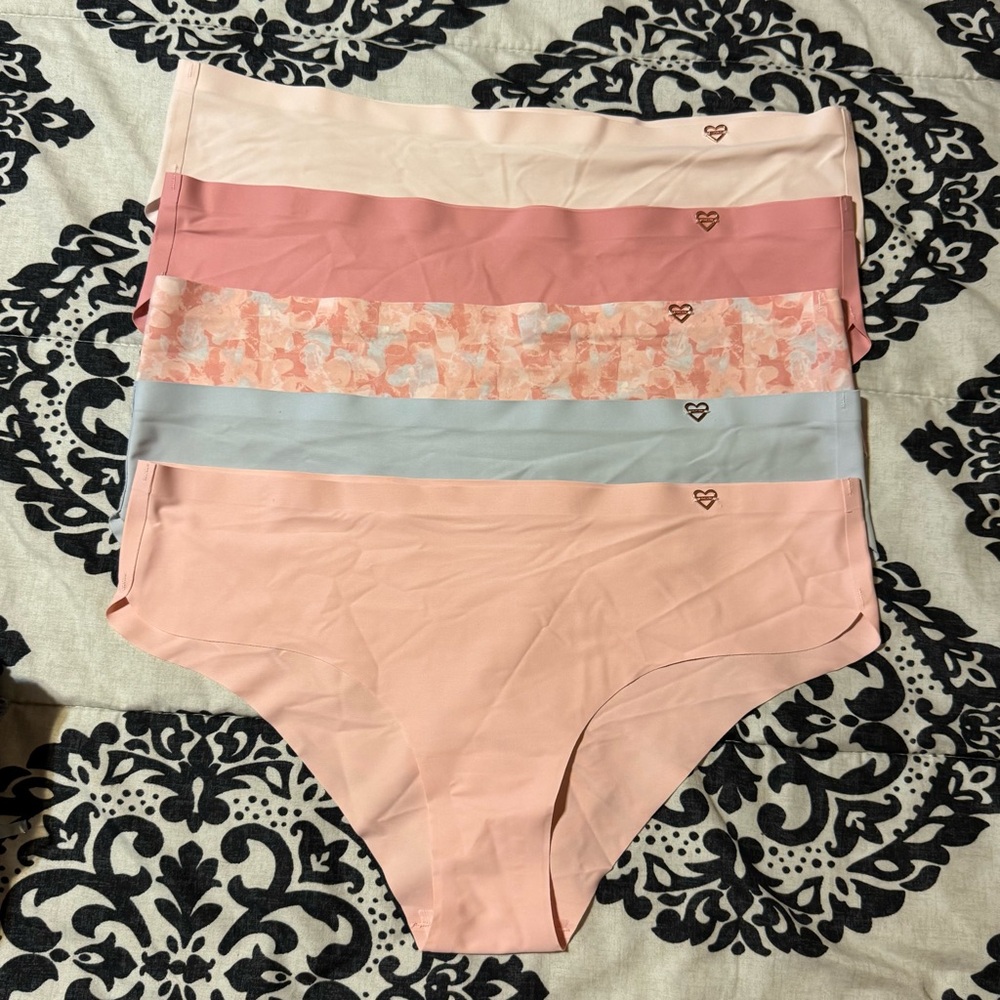 Danskin Women's Pink and White Panty SetNWOT - Picture 2 of 7